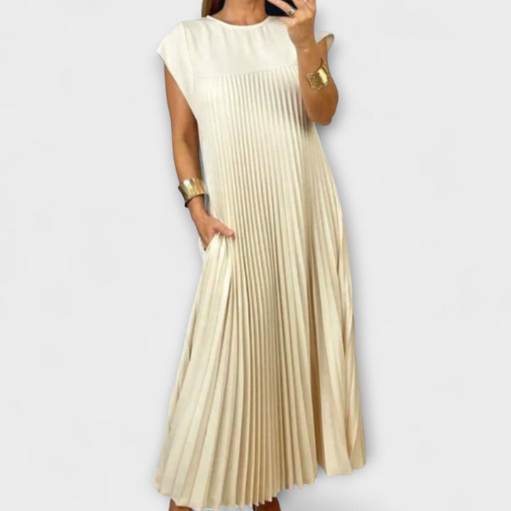 Zairelle – Elegant Pleated Dress